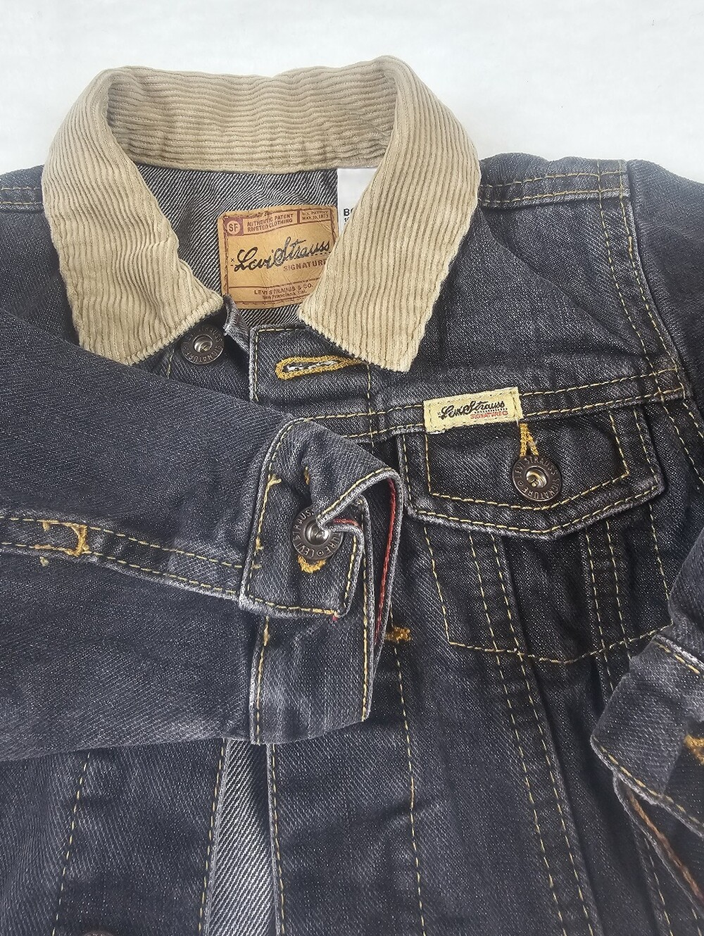 Levi's Boy's Dark Wash Denim Trucker Jacket  Tan Corduroy Collar 24 Mos. Farm